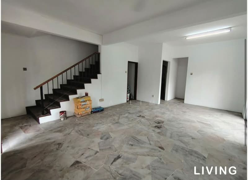 Rumah Teres 2 Tingkat untuk Disewa di Balakong (Selangor) - Aka Lim - Living Room - PropertyGuru.com.my