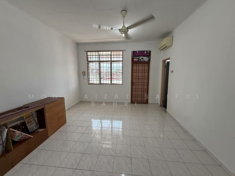 2-storey Terraced House for Sale in Taman Seremban Jaya (Rantau) - Mohd Aizat Saiful Bahri - Living Room - PropertyGuru.com.my