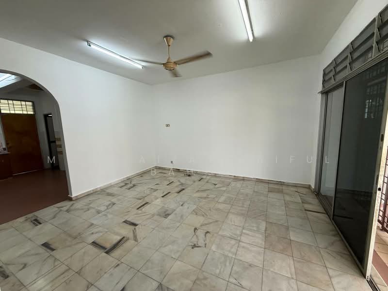 2-storey Terraced House for Sale in Taman Seremban Jaya (Rantau) - Mohd Aizat Saiful Bahri - Living Room - PropertyGuru.com.my