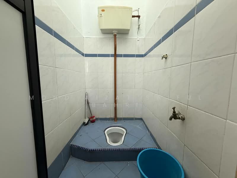 2-storey Terraced House for Sale in Taman Seremban Jaya (Rantau) - Mohd Aizat Saiful Bahri - Bathroom - PropertyGuru.com.my