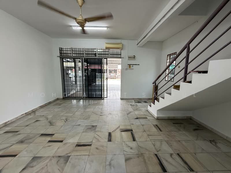 2-storey Terraced House for Sale in Taman Seremban Jaya (Rantau) - Mohd Aizat Saiful Bahri - Entrance - PropertyGuru.com.my