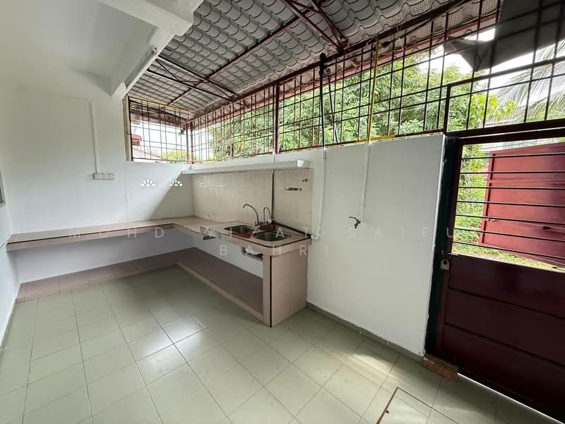 2-storey Terraced House for Sale in Taman Seremban Jaya (Rantau) - Mohd Aizat Saiful Bahri - Kitchen - PropertyGuru.com.my