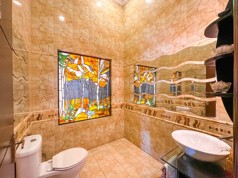 Bungalow for Sale in Taman Yarl (Jalan Klang Lama (Old Klang Road)) - Aisyah Abdul Manap - Bathroom - PropertyGuru.com.my