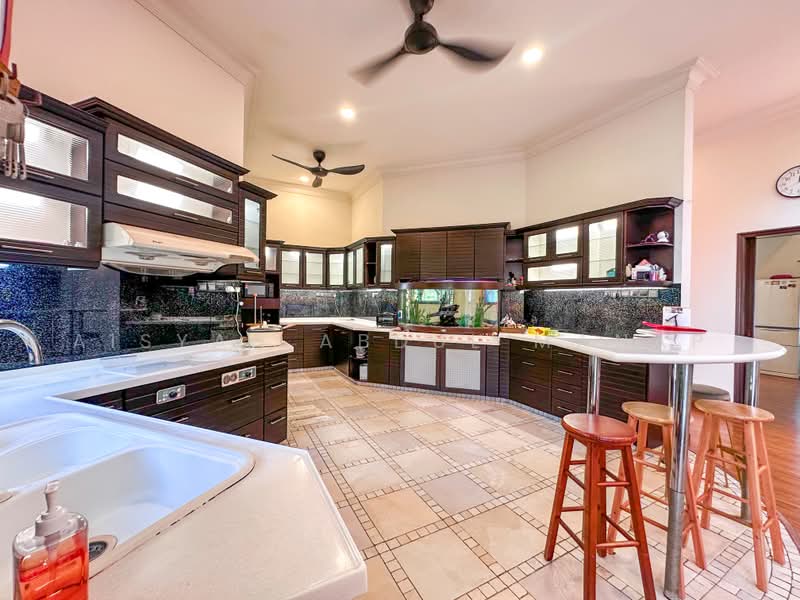 Bungalow for Sale in Taman Yarl (Jalan Klang Lama (Old Klang Road)) - Aisyah Abdul Manap - Kitchen - PropertyGuru.com.my