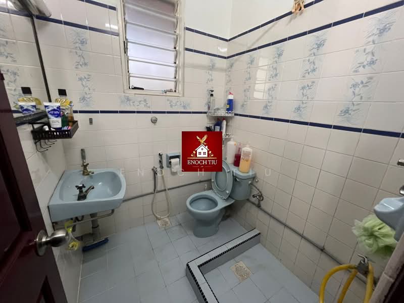 Semi-Detached House for Sale in Tanjung Bungah (Penang) - Enoch Tiu - Bathroom - PropertyGuru.com.my