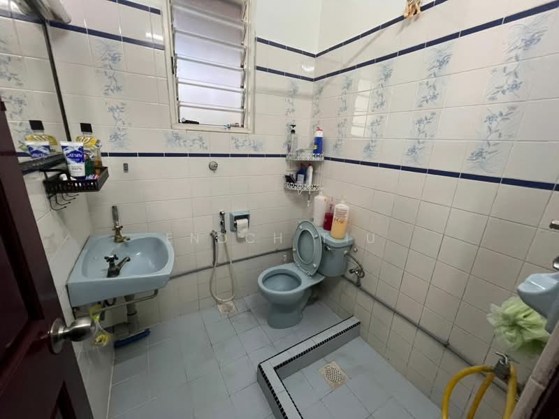 Semi-Detached House for Sale in Tanjung Bungah (Penang) - Enoch Tiu - Bathroom - PropertyGuru.com.my
