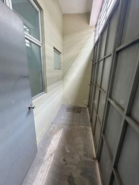 Shop for Rent in Putra Heights (Subang Jaya) - Nobeille Chung - Corridor - PropertyGuru.com.my