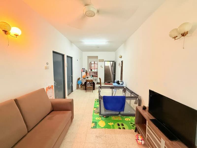 Apartment for Sale at Mahsuri Apartments - Noor Aini Bt Ayob - Living Room - PropertyGuru.com.my