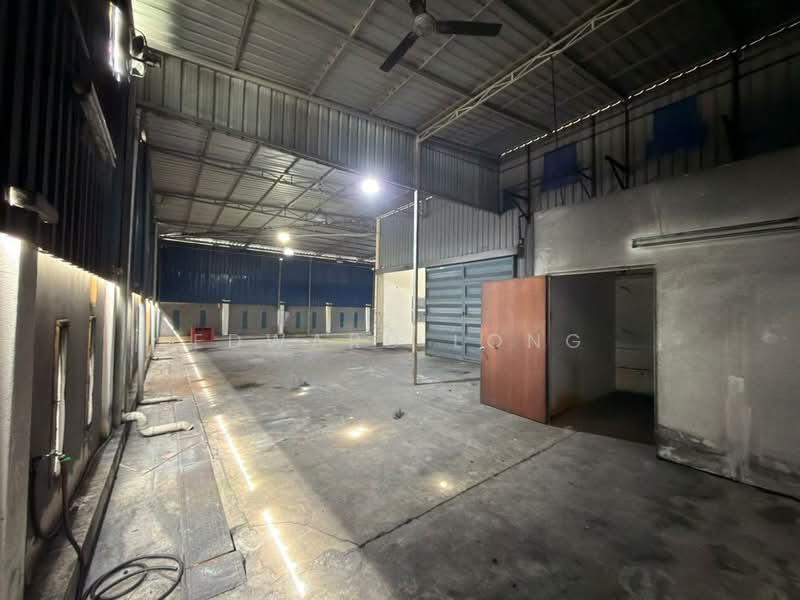 Kilang untuk Disewa di Taman Perindustrian Taming Jaya (Balakong) - Edward Long - Interior - PropertyGuru.com.my