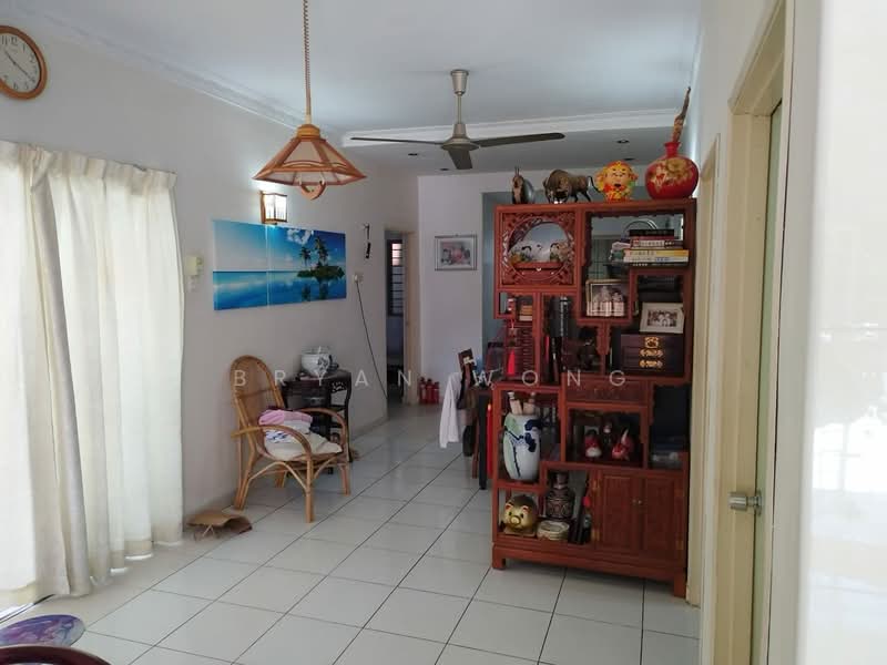 Semi-Detached House for Sale in Taman Bukit Serdang (Seri Kembangan) - Bryan Wong - Living Room - PropertyGuru.com.my