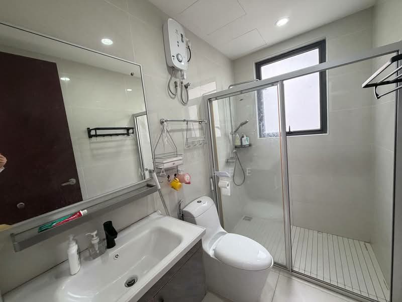 Condominium for Rent at Royal Strand @ Country Garden Danga Bay - May Lee - Bathroom - PropertyGuru.com.my