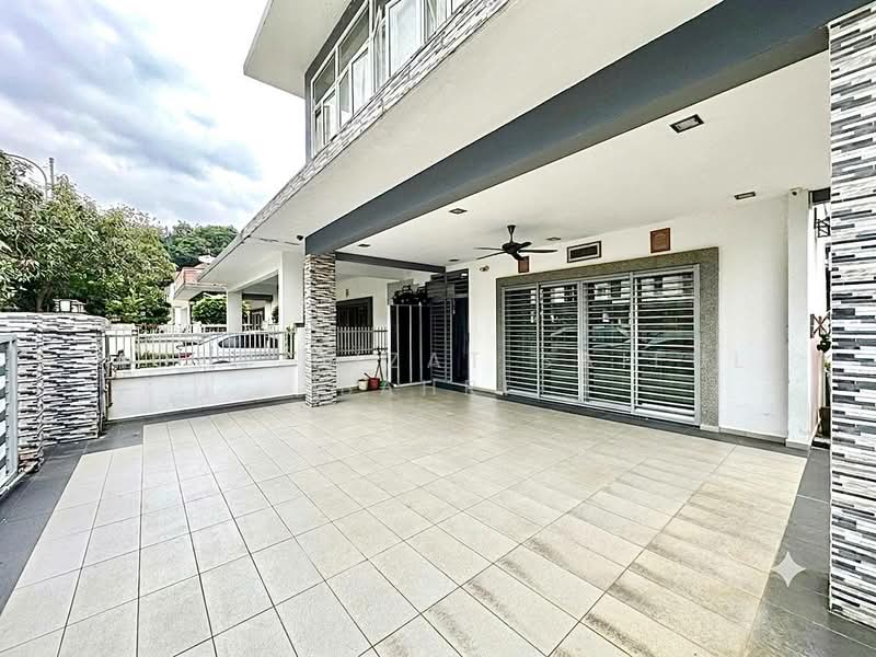 Semi-Detached House for Sale in Taman Saujana Emas (Kajang) - Mohd Aizat Saiful Bahri - Exterior - PropertyGuru.com.my