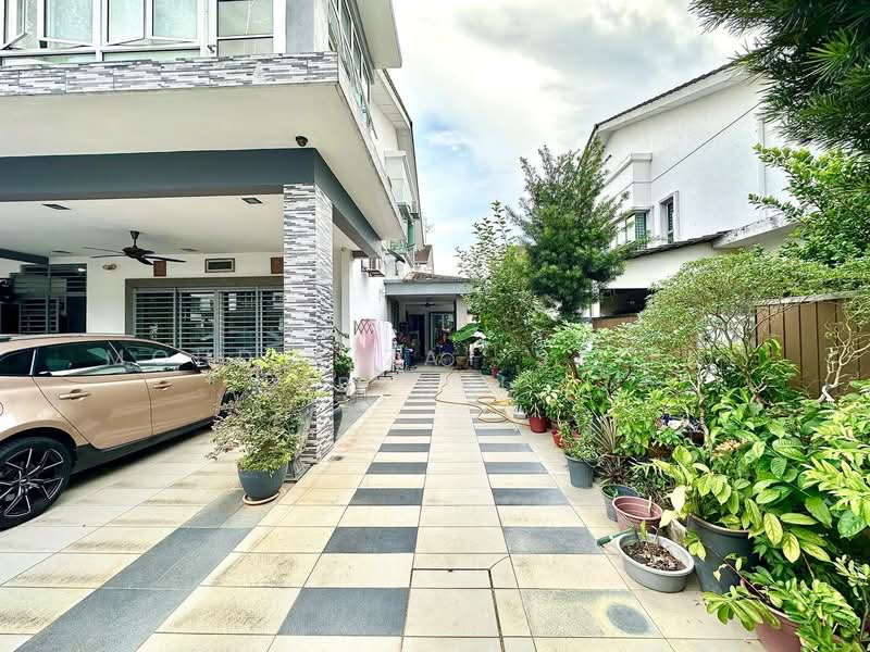 Semi-Detached House for Sale in Taman Saujana Emas (Kajang) - Mohd Aizat Saiful Bahri - Exterior - PropertyGuru.com.my