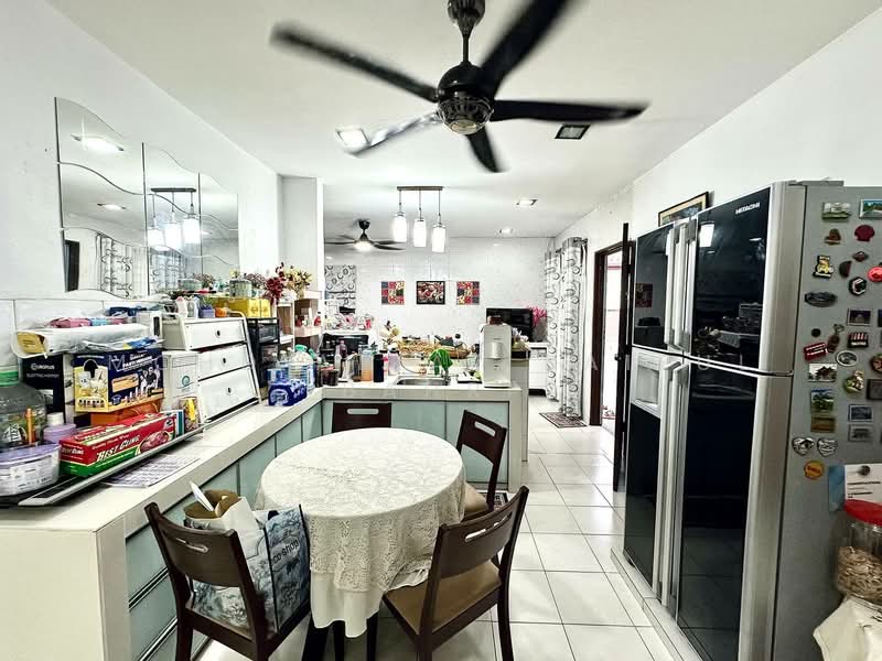 Semi-Detached House for Sale in Taman Saujana Emas (Kajang) - Mohd Aizat Saiful Bahri - Kitchen - PropertyGuru.com.my