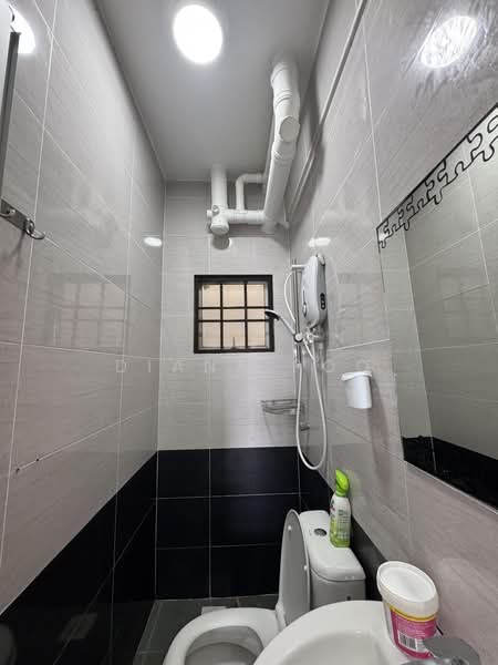 Condominium for Sale at Pandan Court - Diana Poo - Bathroom - PropertyGuru.com.my