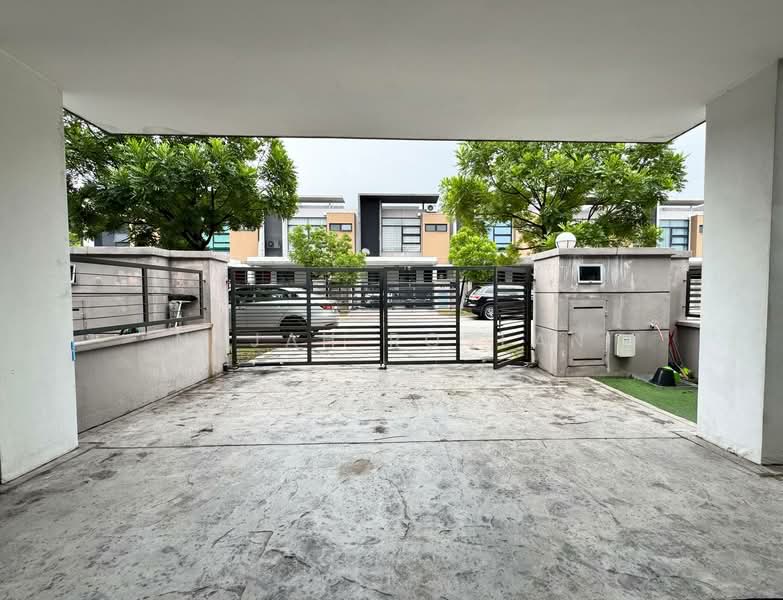 Rumah Teres untuk Dijual di Petaling Jaya (Selangor) - Najah Roslan - Exterior - PropertyGuru.com.my