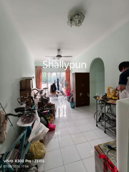 Pangsapuri untuk Dijual di Sri Teratai Apartment - Shally Pun - Living Room - PropertyGuru.com.my