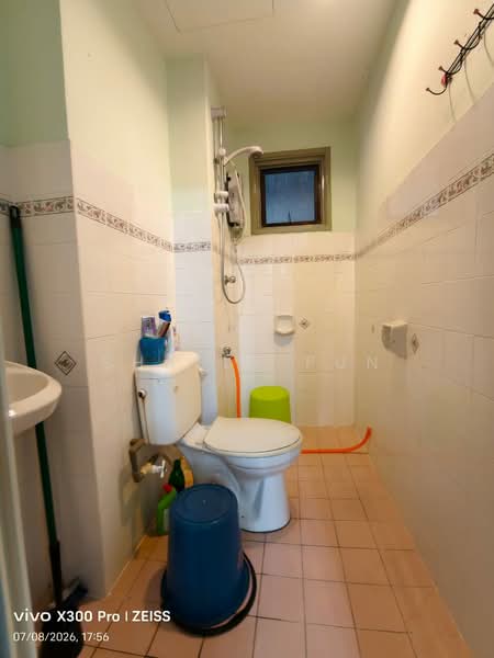 Pangsapuri untuk Dijual di Sri Teratai Apartment - Shally Pun - Bathroom - PropertyGuru.com.my