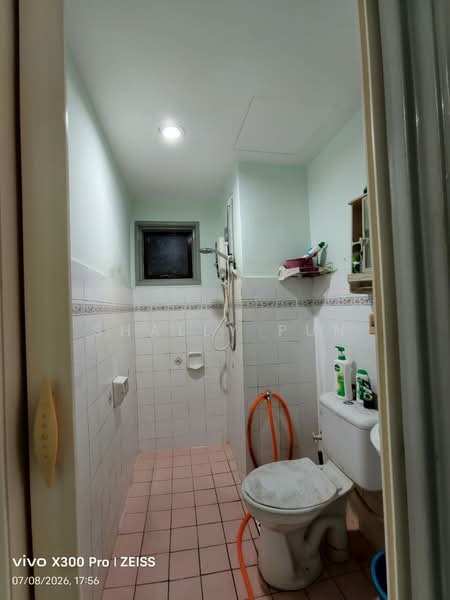Pangsapuri untuk Dijual di Sri Teratai Apartment - Shally Pun - Bathroom - PropertyGuru.com.my