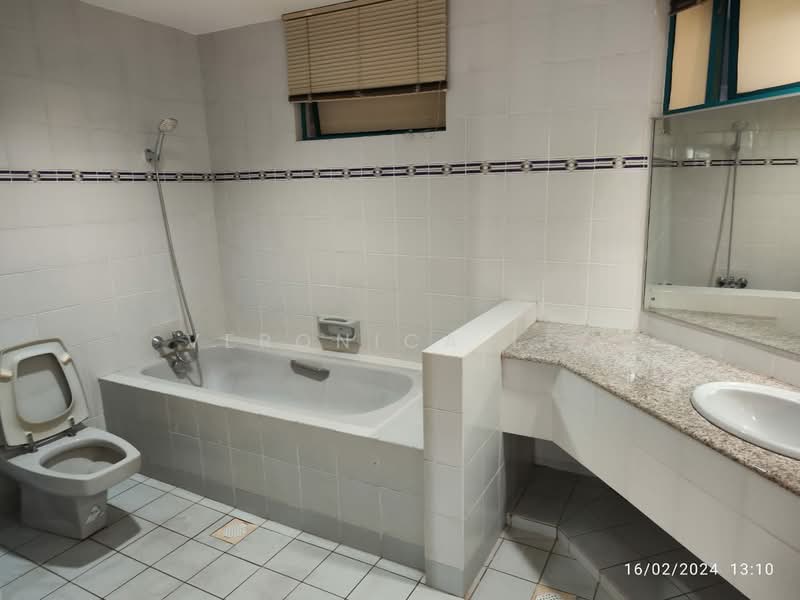 Condominium for Rent at D' Mayang Condominium - Veronica Lee - Bathroom - PropertyGuru.com.my