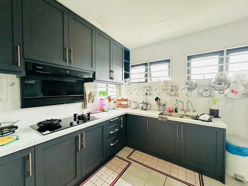 Rumah Teres 2 Tingkat untuk Dijual di U12, Taman Cahaya Alam (Shah Alam) - Reena Sarif - Kitchen - PropertyGuru.com.my