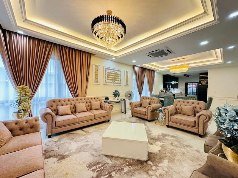 Rumah Teres 2 Tingkat untuk Dijual di U12, Taman Cahaya Alam (Shah Alam) - Reena Sarif - Living Room - PropertyGuru.com.my