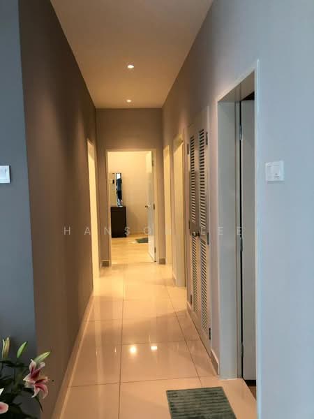 Kondominium untuk Disewa di Parkhill Residence - Hanson Lee - Corridor - PropertyGuru.com.my