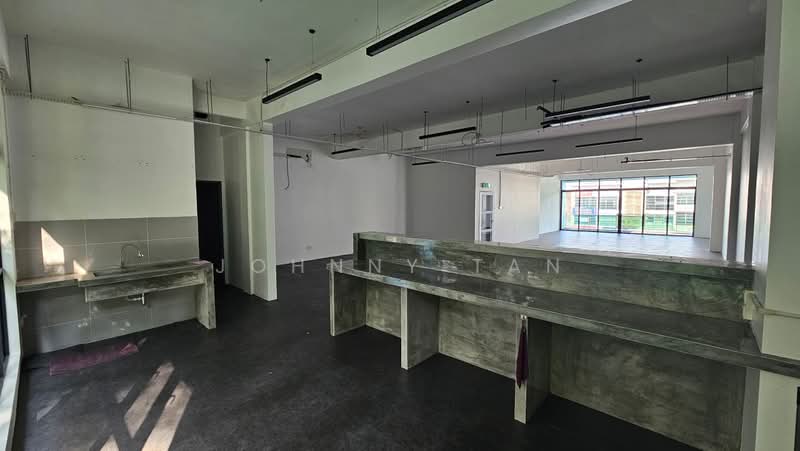 Pejabat Runcit untuk Disewa di Taman Bukit Serdang (Seri Kembangan) - Johnny Tan - Interior - PropertyGuru.com.my