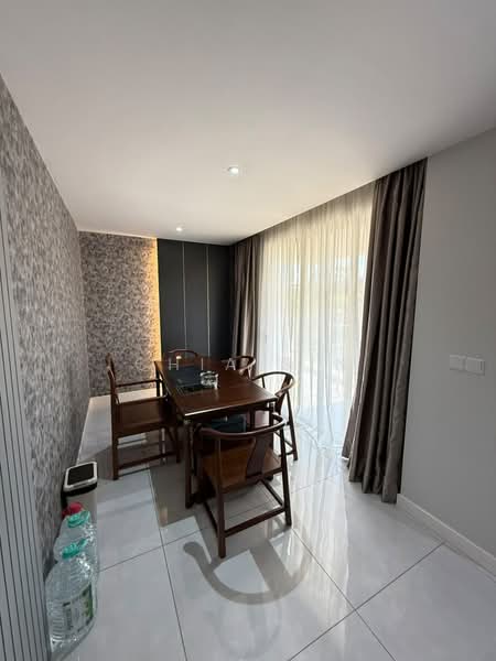 Condominium for Sale at Residensi R8 - Chia Sin - Dining Room - PropertyGuru.com.my