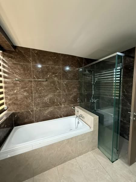 Condominium for Sale at Residensi R8 - Chia Sin - Bathroom - PropertyGuru.com.my