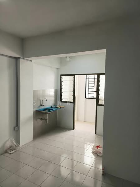 Rumah Flat untuk Disewa di PANGSAPURI PULAI MUTIARA 3 - Glenn Twe - Kitchen - PropertyGuru.com.my