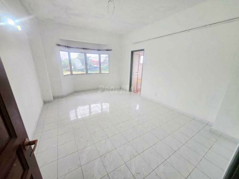 Kondominium untuk Dijual di Tiara Kelana - Reena Sarif - Living Room - PropertyGuru.com.my