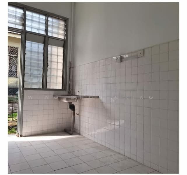 1-storey Terraced House for Sale in Seksyen 28, Taman Alam Megah (Shah Alam) - Wing Choo Ching - Kitchen - PropertyGuru.com.my