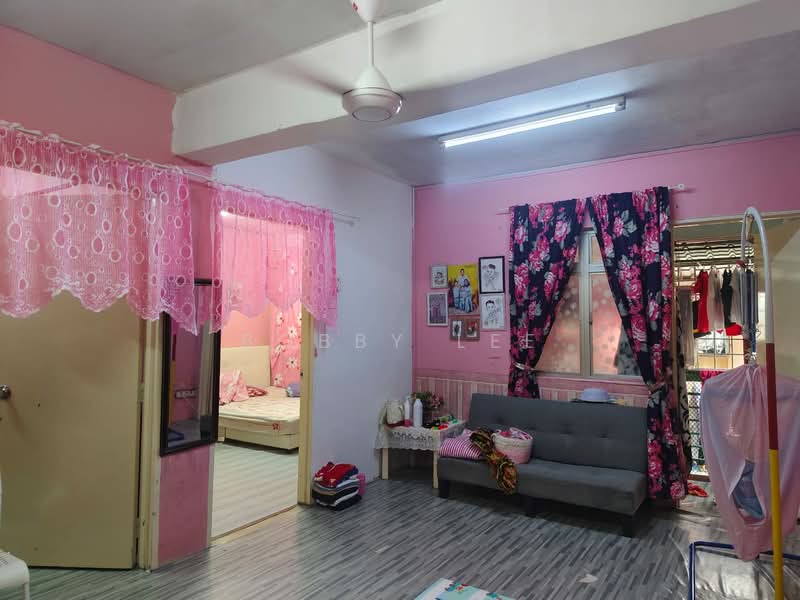 Rumah Flat untuk Dijual di Alpha Arena - Bobby Lee - Living Room - PropertyGuru.com.my