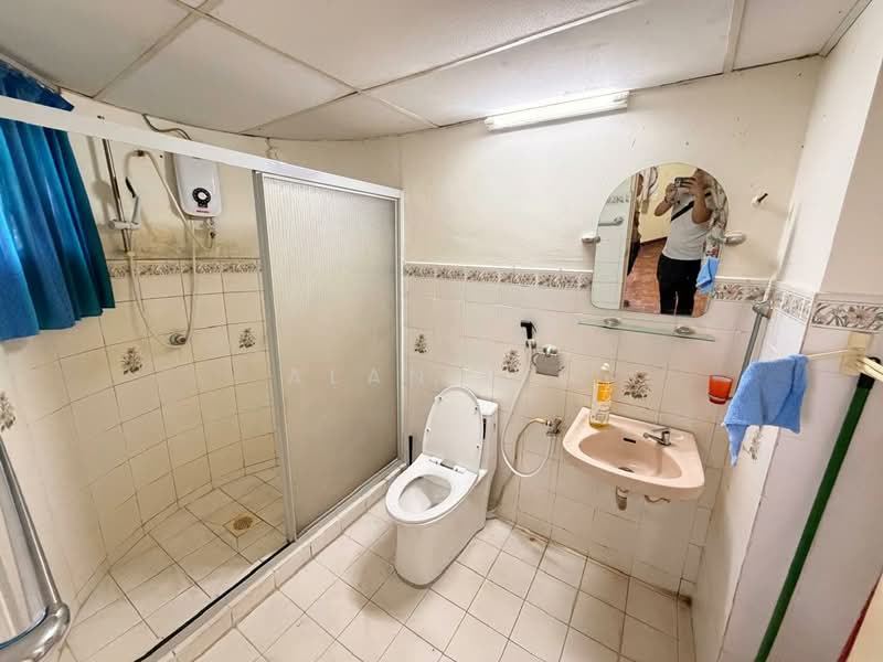 Condominium for Sale at Venice Hill - Alan Lee - Bathroom - PropertyGuru.com.my
