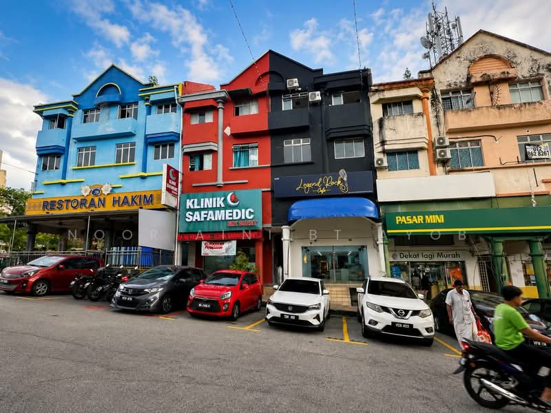 Shop / Office for Sale in Shah Alam (Selangor) - Noor Aini Bt Ayob - Exterior - PropertyGuru.com.my