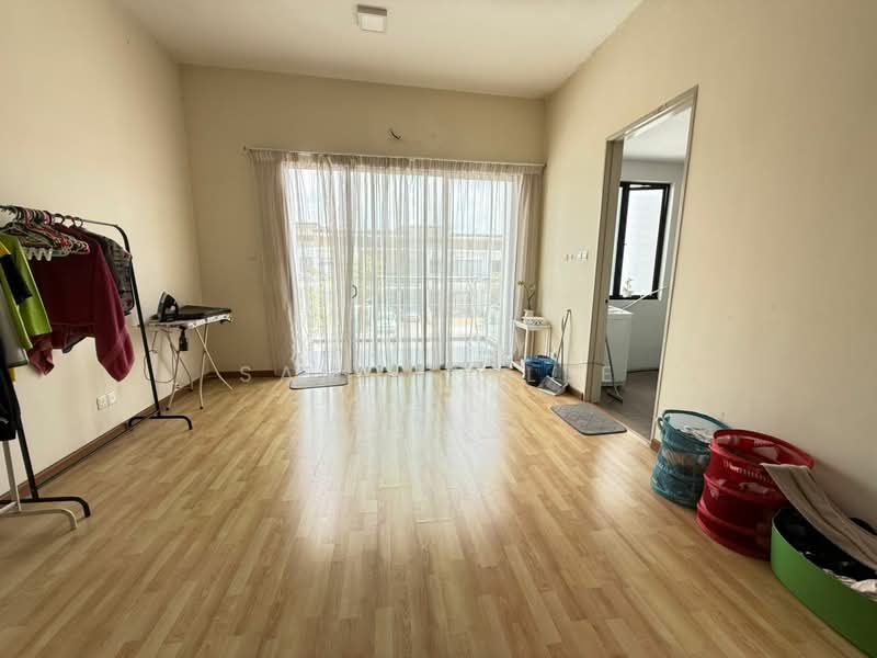 3-storey Terraced House for Sale in Taman Anggun 3 (Rawang) - Samson Lee - Living Room - PropertyGuru.com.my