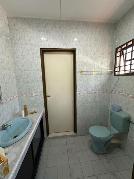 Semi-Detached House for Sale in Gerbang Meru Indah (Ipoh) - Gary Tang - Bathroom - PropertyGuru.com.my