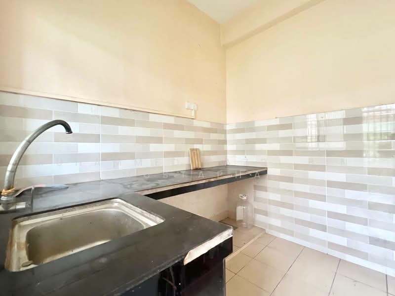 2-storey Terraced House for Sale in Seksyen 8 (Bangi) - Muhammed Nazri bin Mustapha - Kitchen - PropertyGuru.com.my