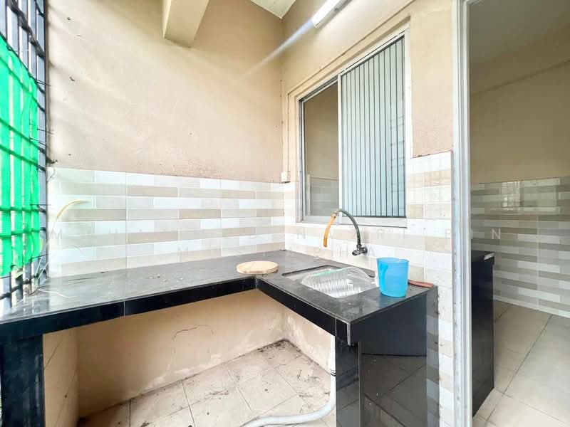 2-storey Terraced House for Sale in Seksyen 8 (Bangi) - Muhammed Nazri bin Mustapha - Kitchen - PropertyGuru.com.my