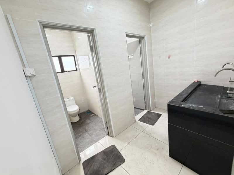 Kilang untuk Disewa di Bandar Baru Nilai (Nilai) - Meis Chua - Bathroom - PropertyGuru.com.my