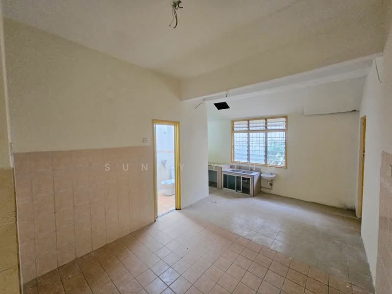 Rumah Teres 2.5 Tingkat untuk Dijual di Bandar Puteri Puchong (Puchong) - SUNNY YONG - Kitchen - PropertyGuru.com.my