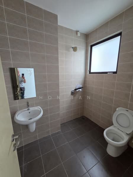 Rumah Teres 3 Tingkat untuk Dijual di Kinrara Residence (Puchong) - Hon Ian - Bathroom - PropertyGuru.com.my