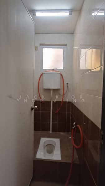 Shop / Office for Rent in Setia Alam (Selangor) - Jack Khor Phor Jiing - Bathroom - PropertyGuru.com.my
