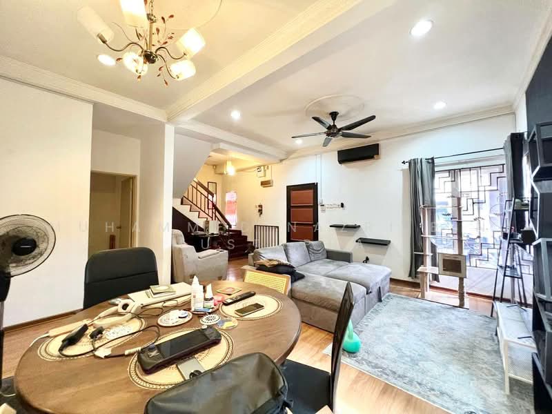 Rumah Kluster untuk Dijual di Bandar Bukit Mahkota (Bangi) - Muhammed Nazri bin Mustapha - Living Room - PropertyGuru.com.my