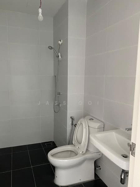 Rumah Teres untuk Dijual di Bandar Cassia (Batu Kawan) - Jass Ooi - Bathroom - PropertyGuru.com.my
