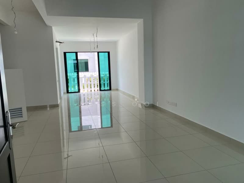 Rumah Teres untuk Dijual di Bandar Cassia (Batu Kawan) - Jass Ooi - Living Room - PropertyGuru.com.my