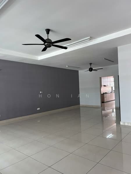 Rumah Teres 2 Tingkat untuk Dijual di Kinrara Residence (Puchong) - Hon Ian - Living Room - PropertyGuru.com.my