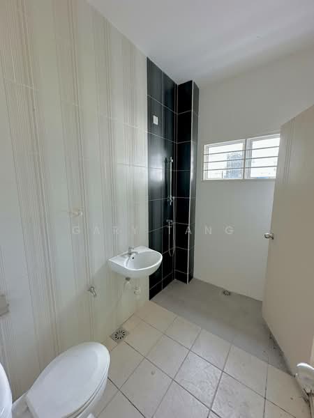 Semi-Detached House for Sale in Gerbang Meru Indah (Ipoh) - Gary Tang - Bathroom - PropertyGuru.com.my