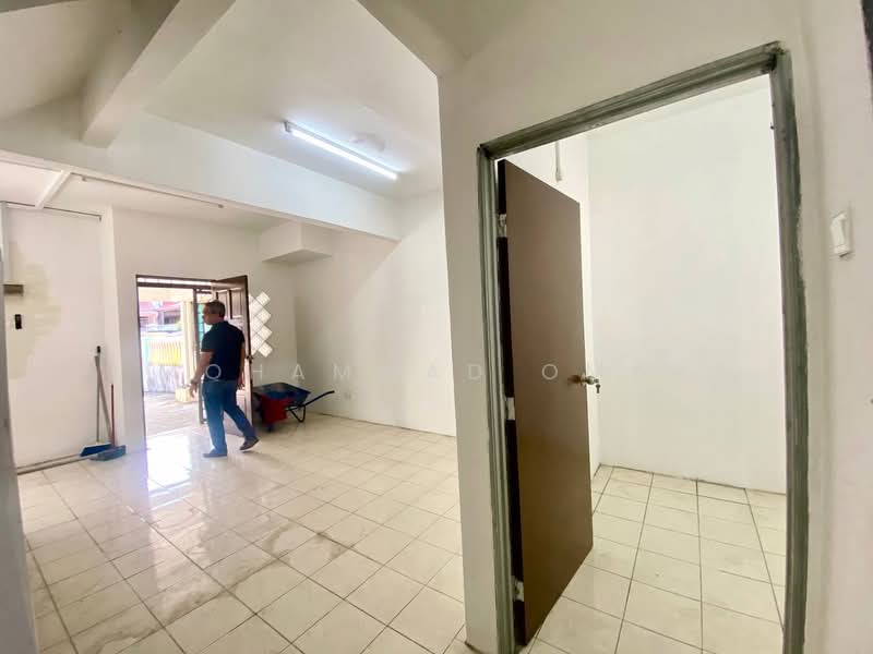 2-storey Terraced House for Sale in Taman Lestari Putra (Seri Kembangan) - Mohammad Omar - PropertyGuru.com.my
